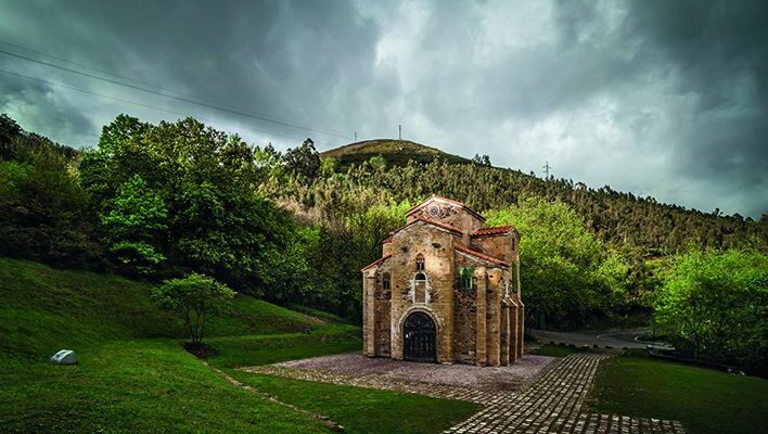 la Iglesis de San Miguel de lillo en Asturias