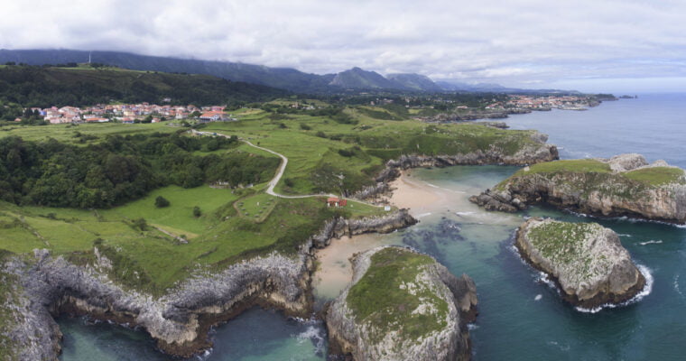 Llanes